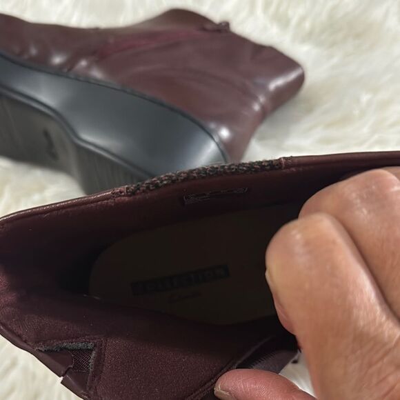 Clarks Collection Cushion Women's Ankle Boots - Deep Burgundy Size 9 NWOT - Picture 5 of 7